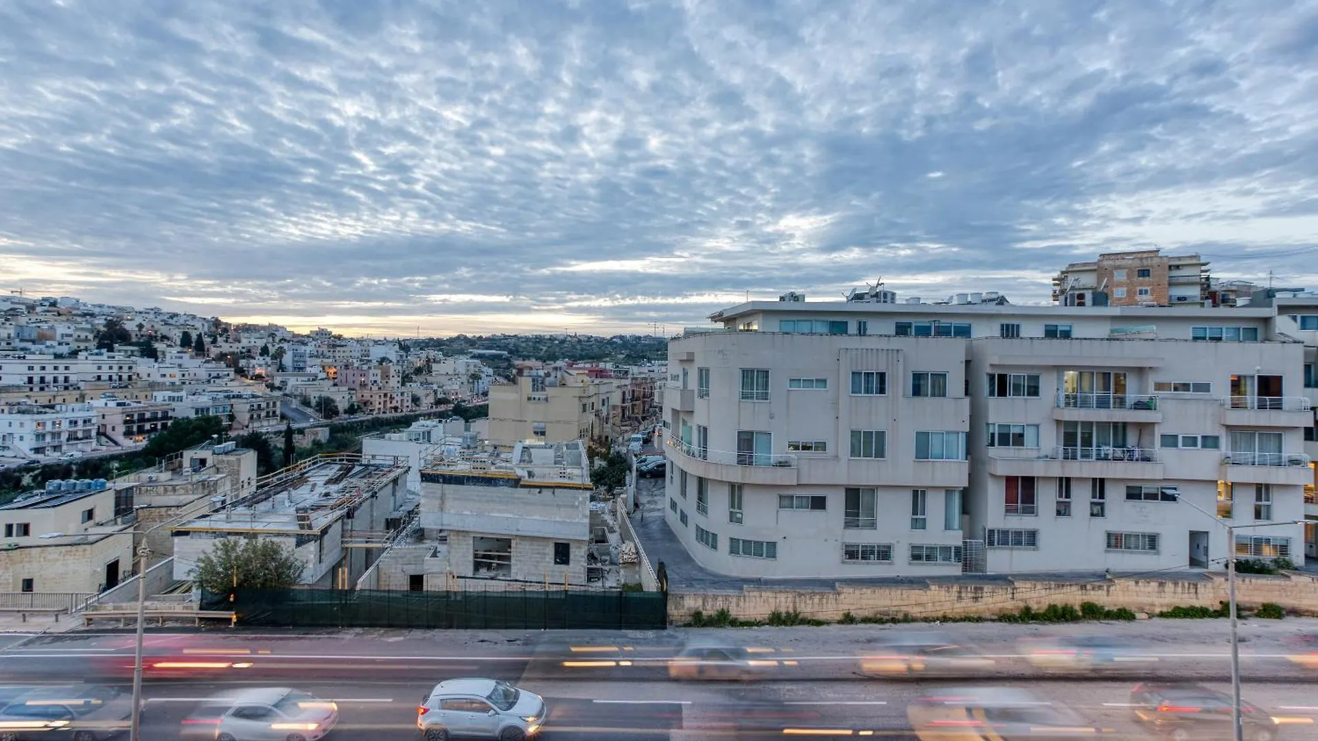 Stylish & Cosy 1Br Home With Balcony In St Julians By 360 Estates Saint Julian's Apartment