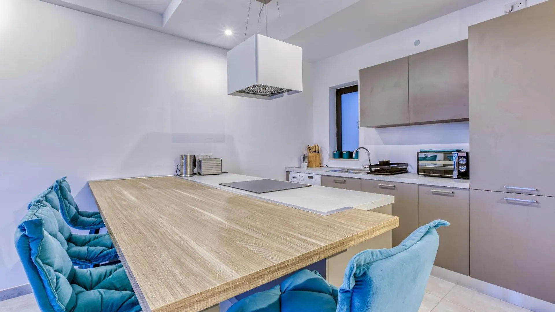 Apartment Stylish & Cosy 1Br Home With Balcony In St Julians By 360 Estates Saint Julian's